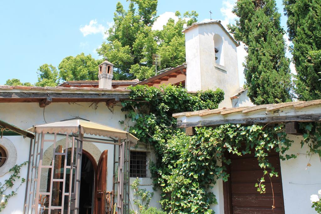 La Canonica Dei Fiori - Anna Fendi Country House Hotel Ronciglione  Bagian luar foto