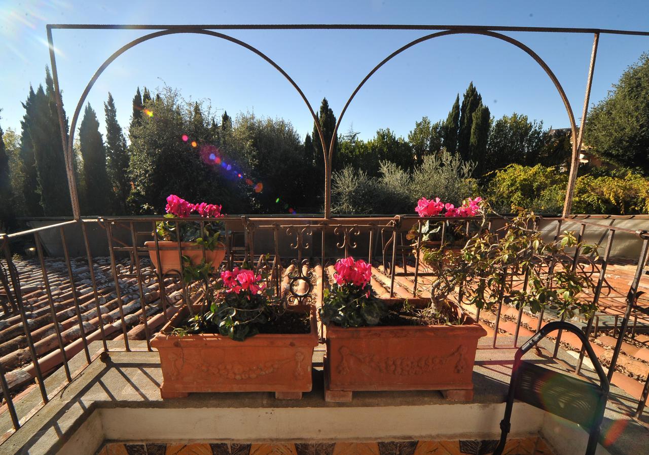 La Canonica Dei Fiori - Anna Fendi Country House Hotel Ronciglione  Bagian luar foto
